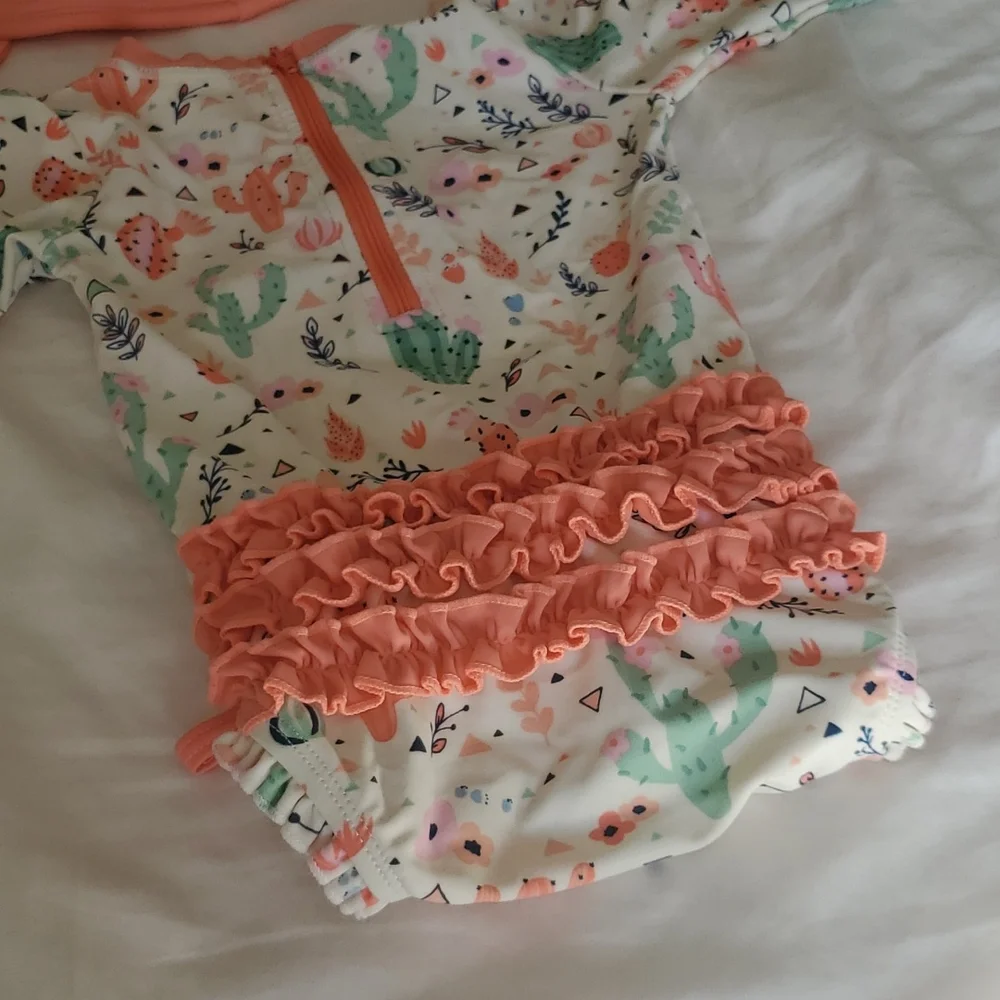 Adorable Rufflebutts Rashguard - Picture 6 of 10